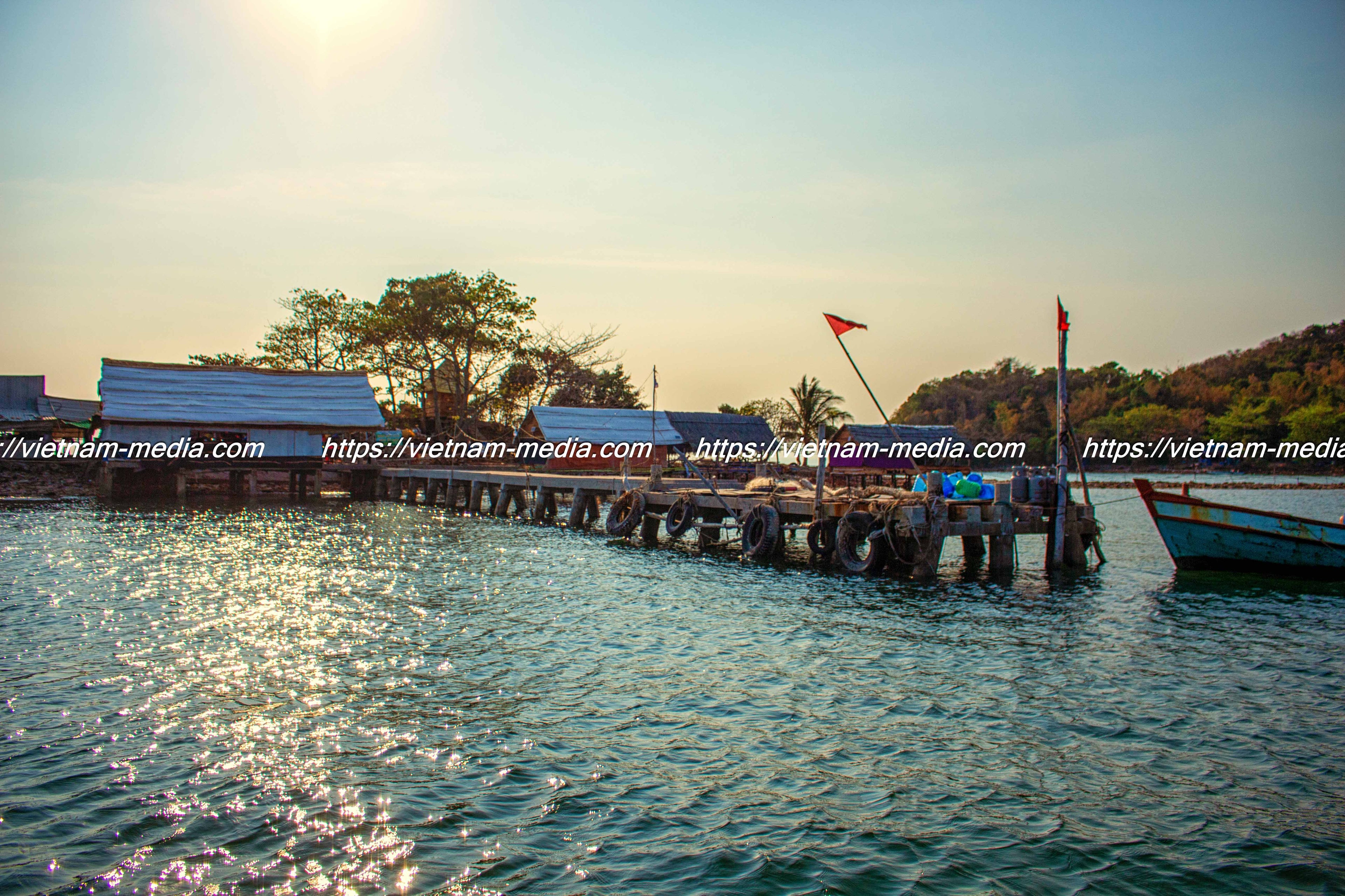 CHIỀU RỒI, VỀ ĂN CƠM