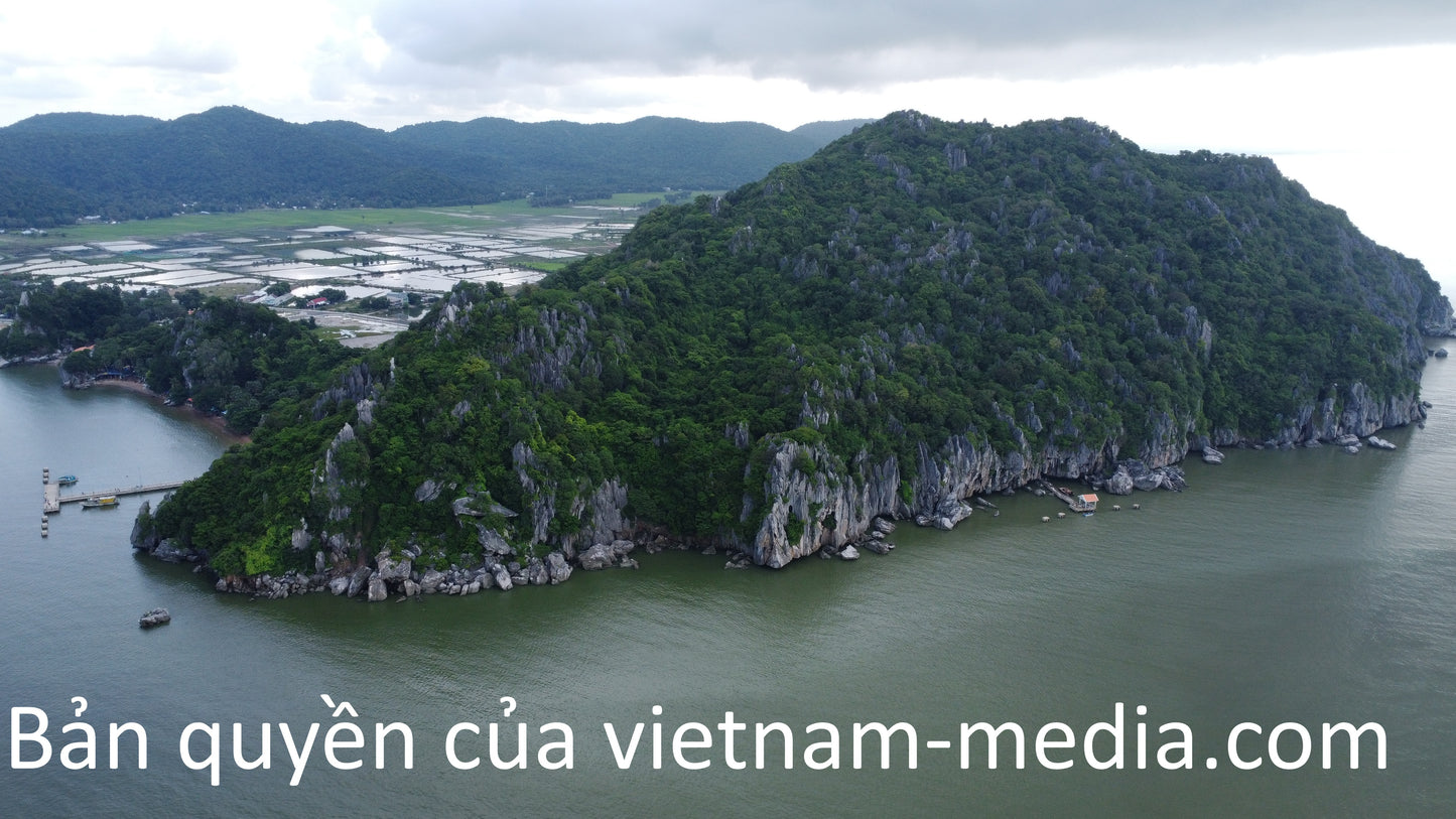 Ảnh Drone Núi Đá Vôi Tuyệt Đẹp Tại Kiên Lương – Vẻ Đẹp Hoang Sơ Của Thiên Nhiên Miền Tây