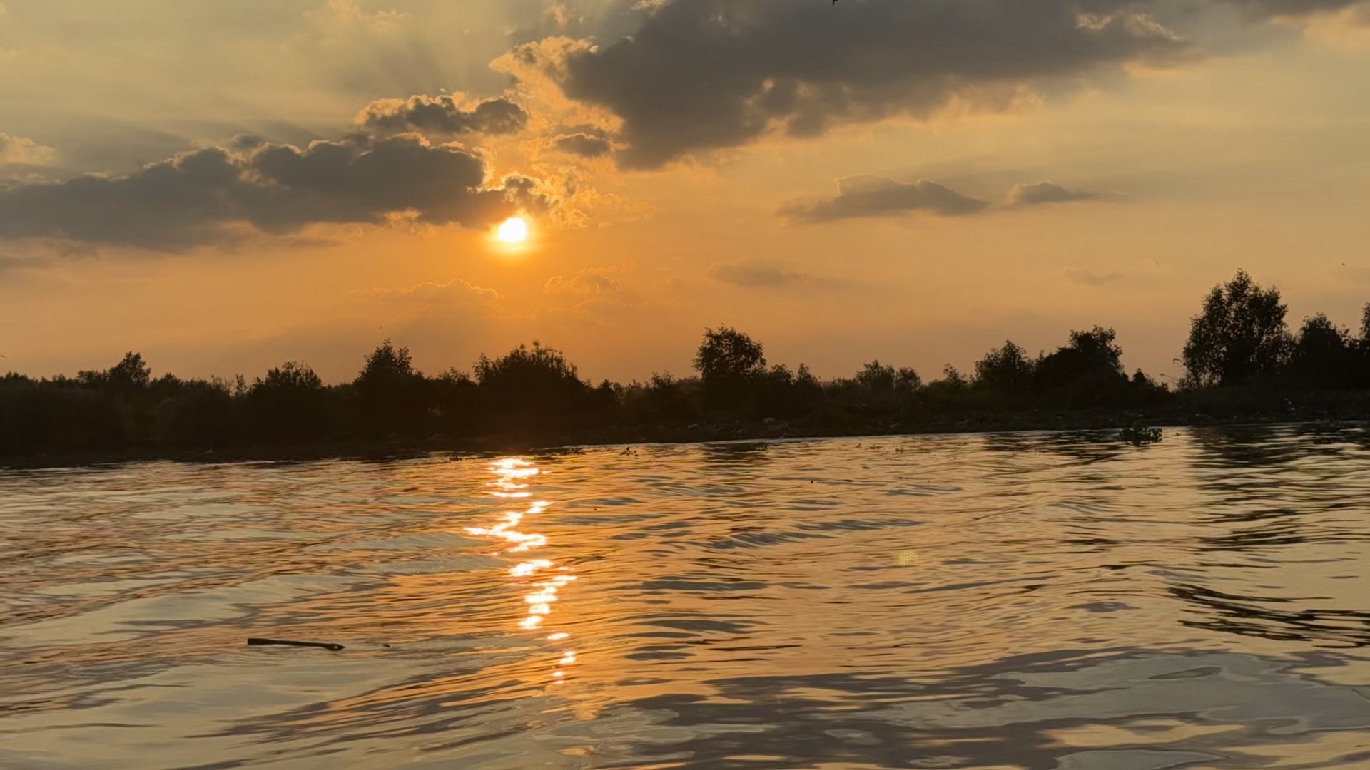 🌅 VIDEO HOÀNG HÔN SÔNG NƯỚC KIÊN GIANG – TUYỆT PHẨM 24 GIÂY ÁNH VÀNG DIỆU KỲ