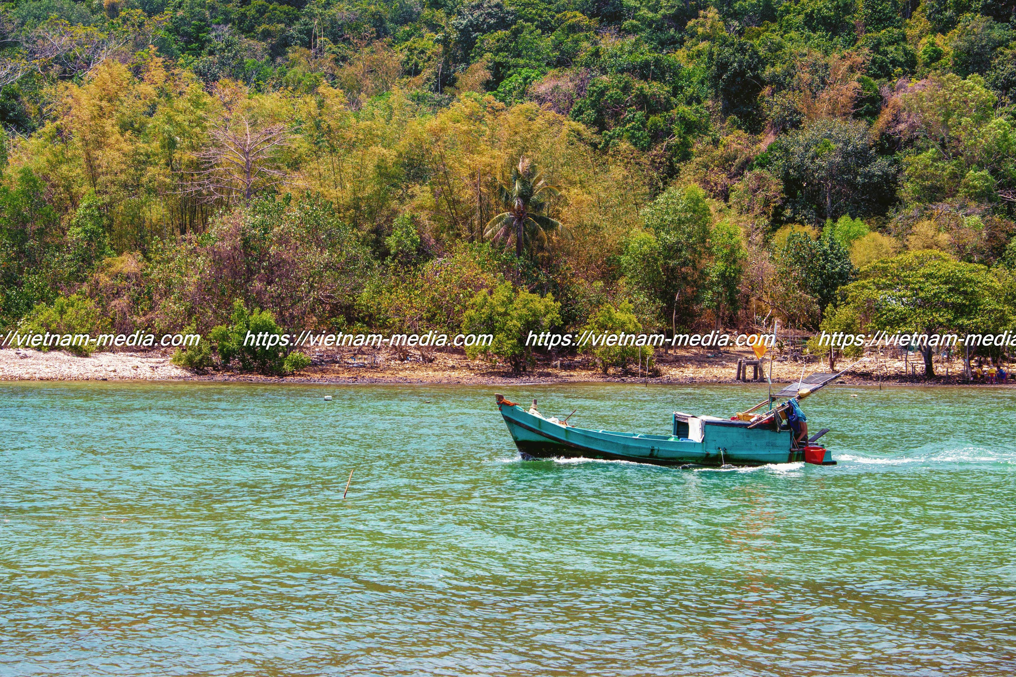 BIỂN MÙA THU