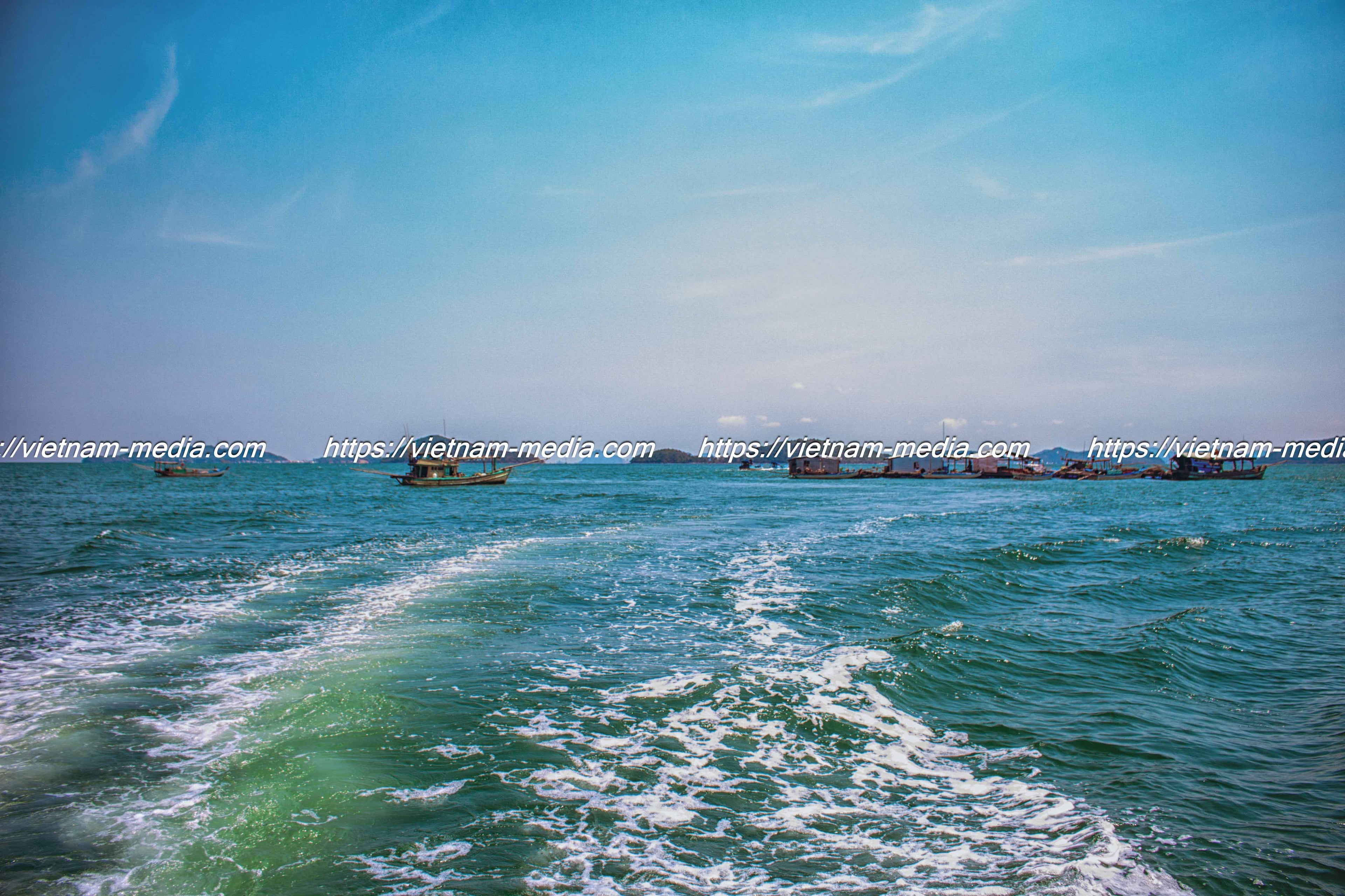 MÀU CỦA BIỂN