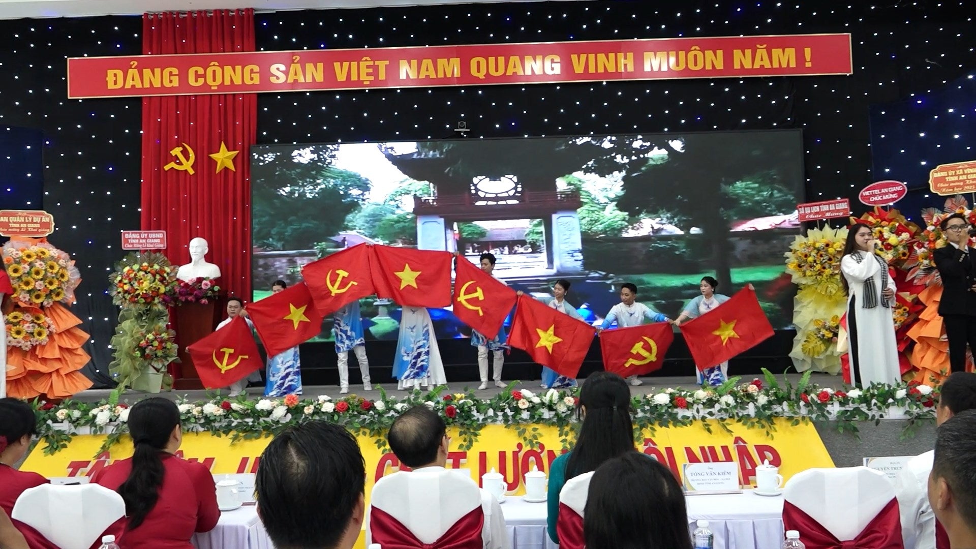 Tải full video Văn nghệ lễ khai giảng trường Đại học Kiên Giang 2025-2026 không logo