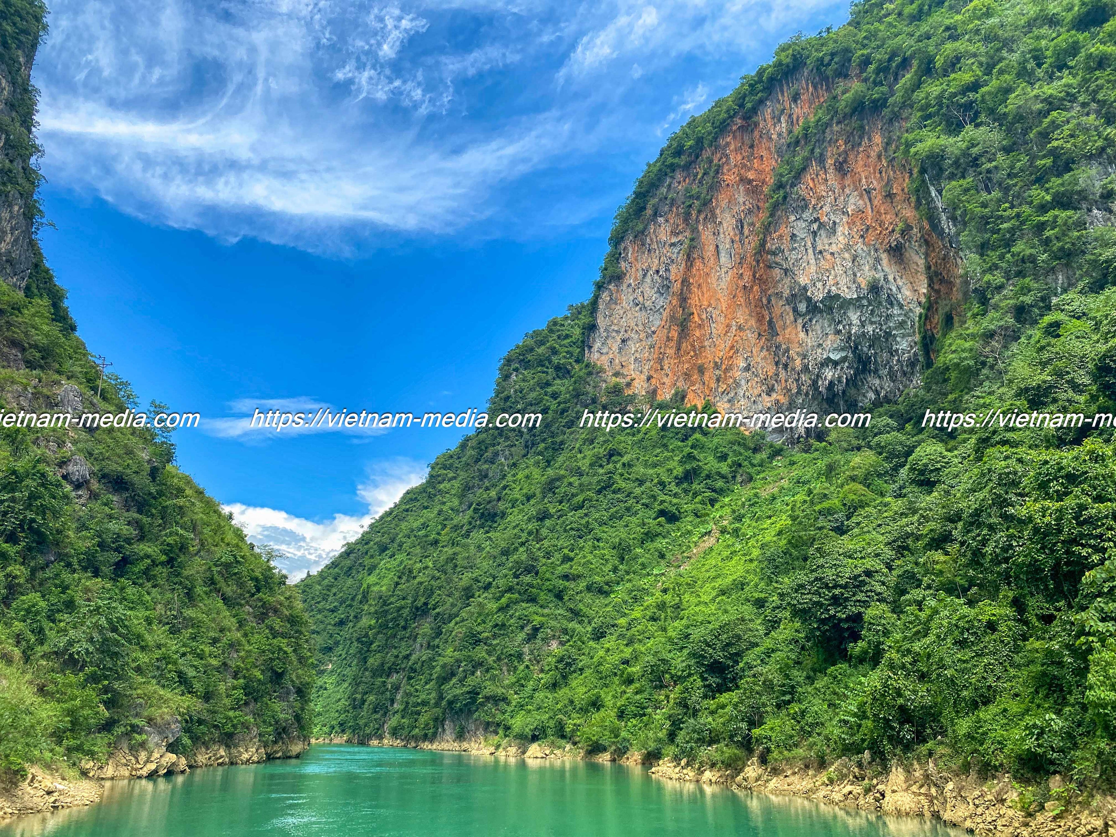 VẺ ĐẸP NGUYÊN SƠ