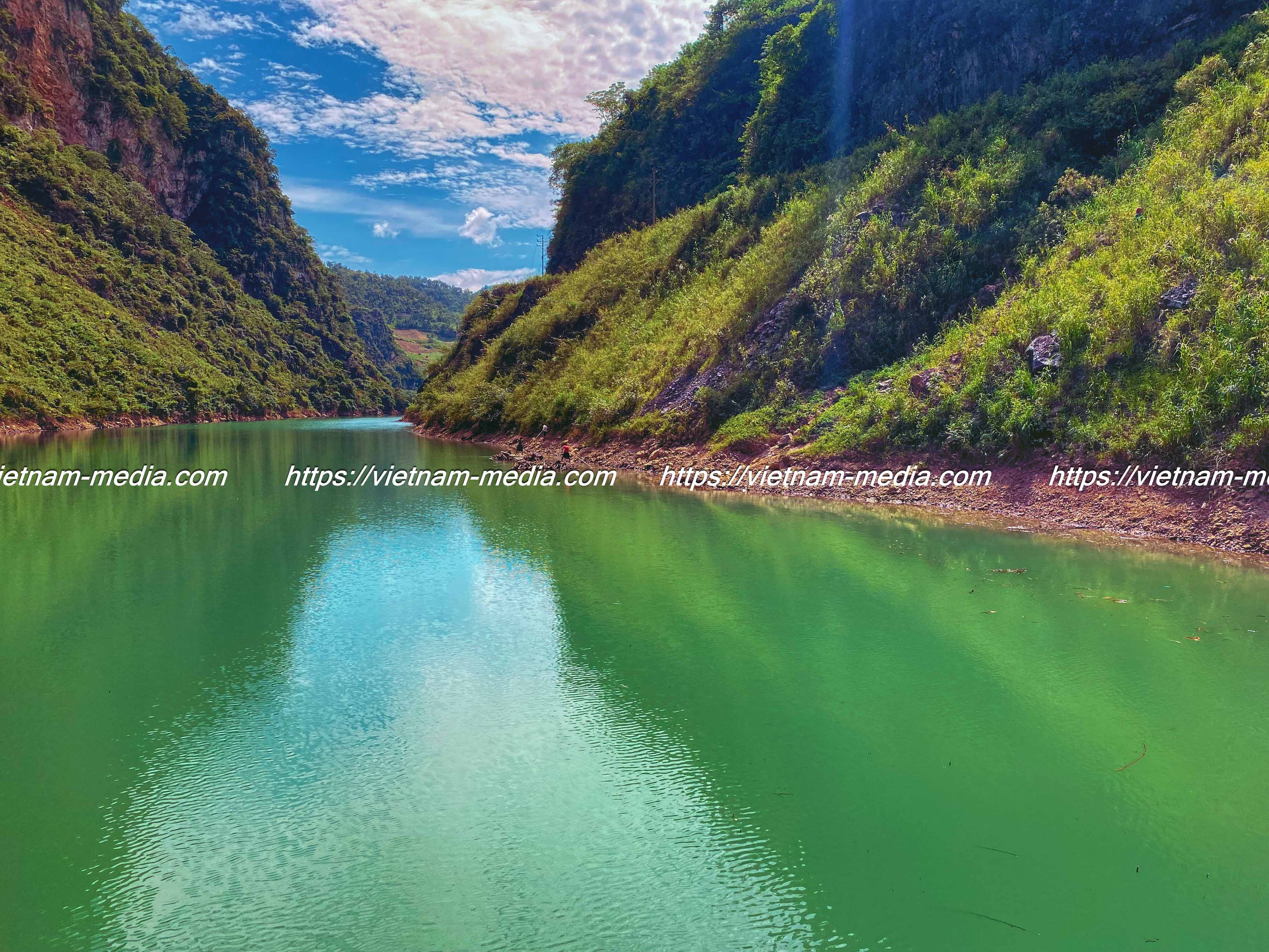 VÙNG ĐẤT TĨNH LẶNG