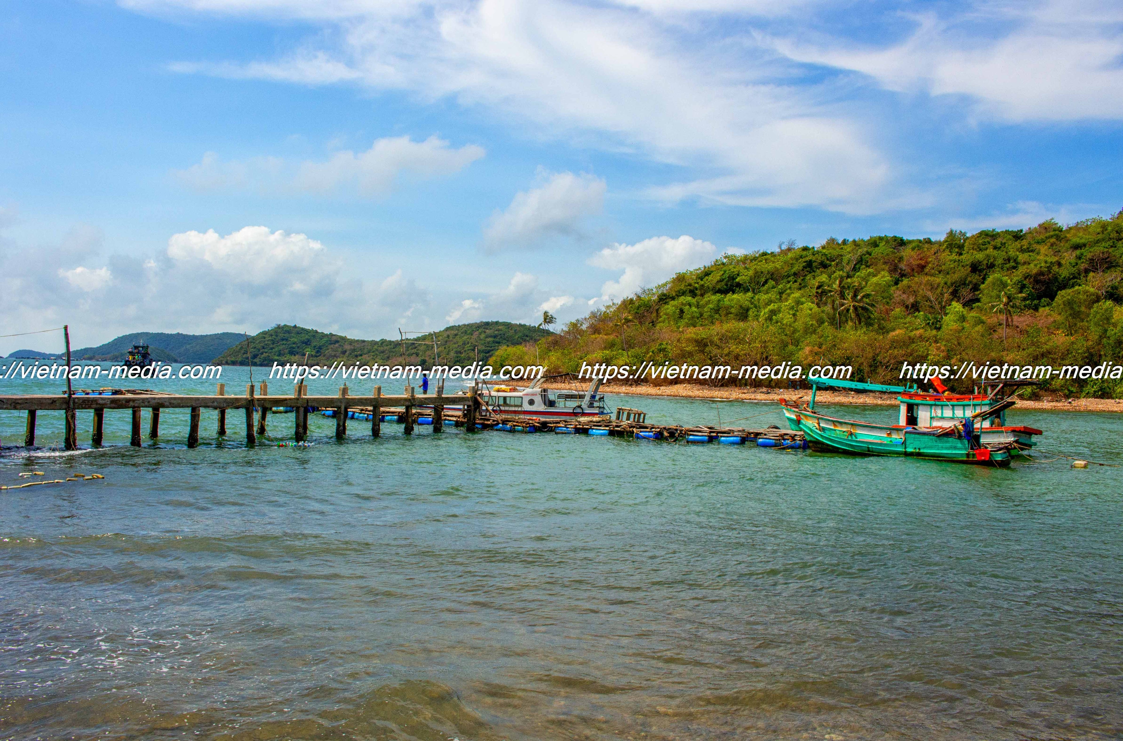 XẾP HÀNG VÀO BẾN