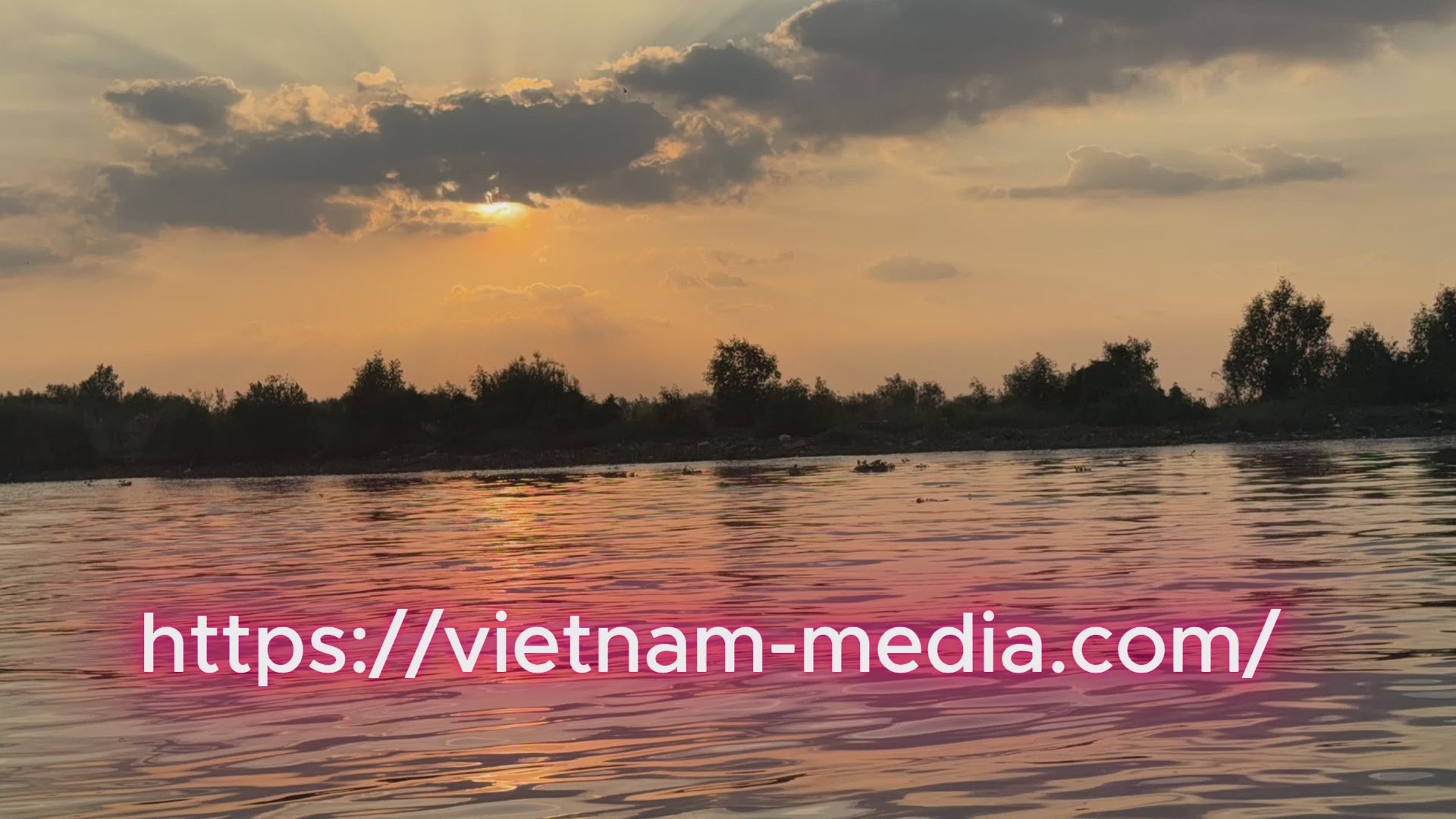 🌅 VIDEO HOÀNG HÔN SÔNG NƯỚC KIÊN GIANG – TUYỆT PHẨM 24 GIÂY ÁNH VÀNG DIỆU KỲ